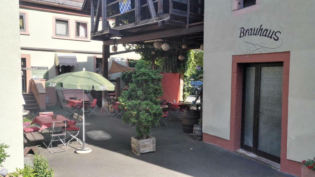 Wirtshaus & Hotel Zur Alten Brauerei Zapf Uettingen Bagian luar foto